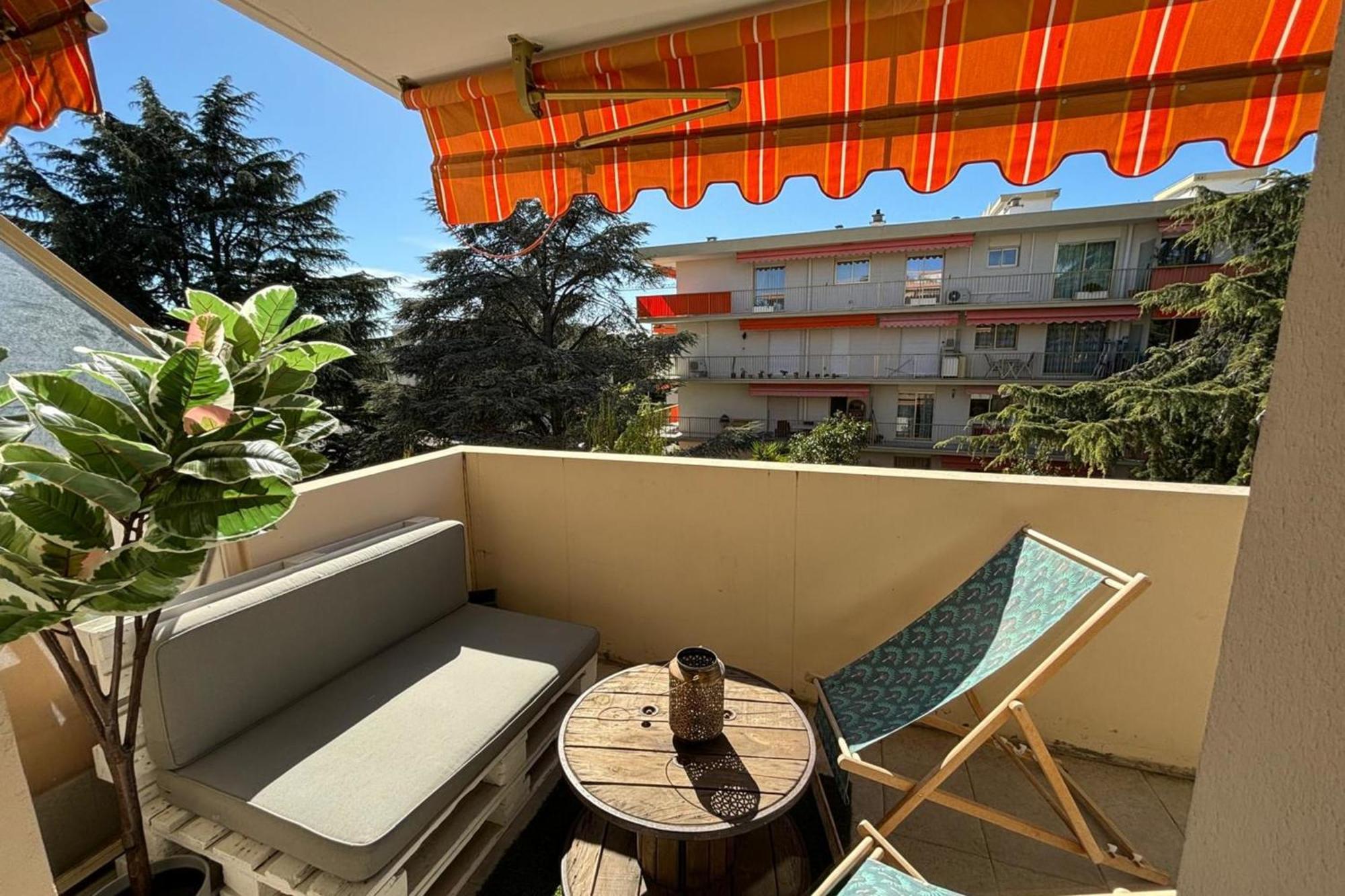 Bright Flat Near To The Beach & Harbor แซ็งต์-โลร็อง-ดู-วาร์ ภายนอก รูปภาพ